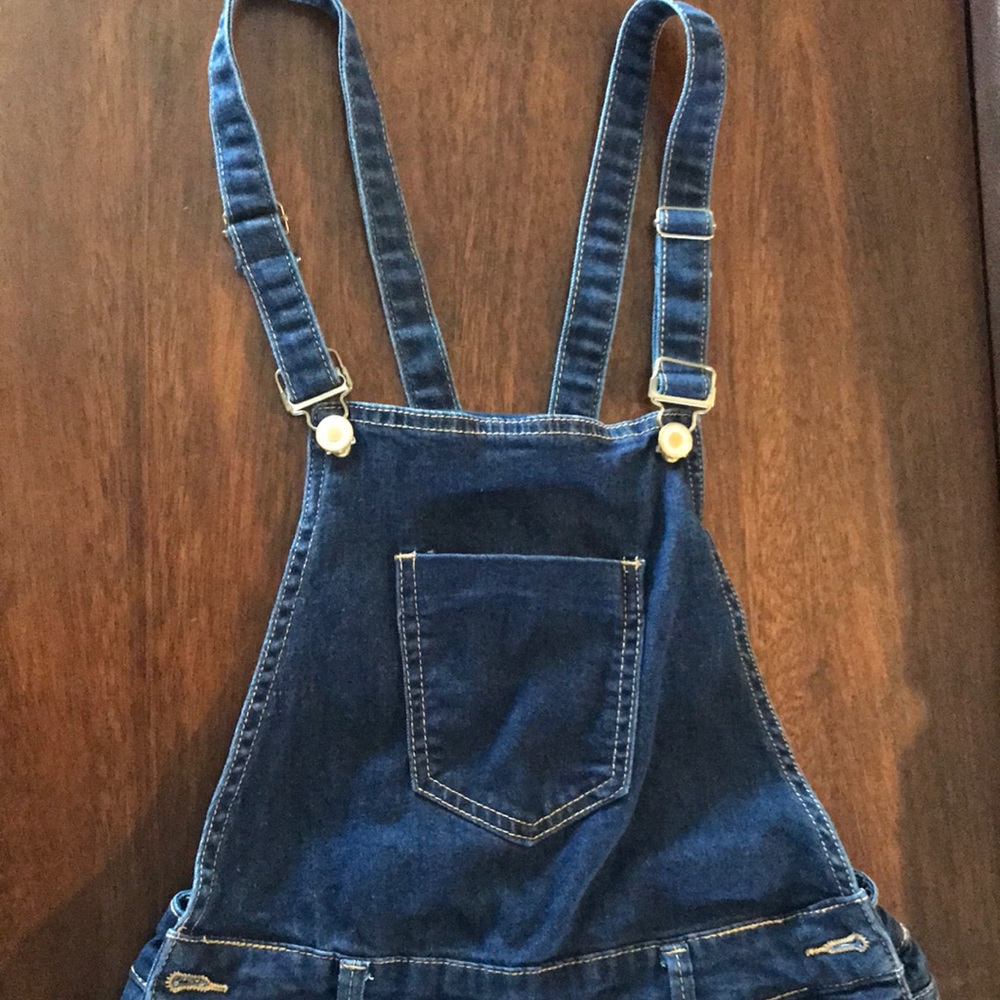 Overall shorts